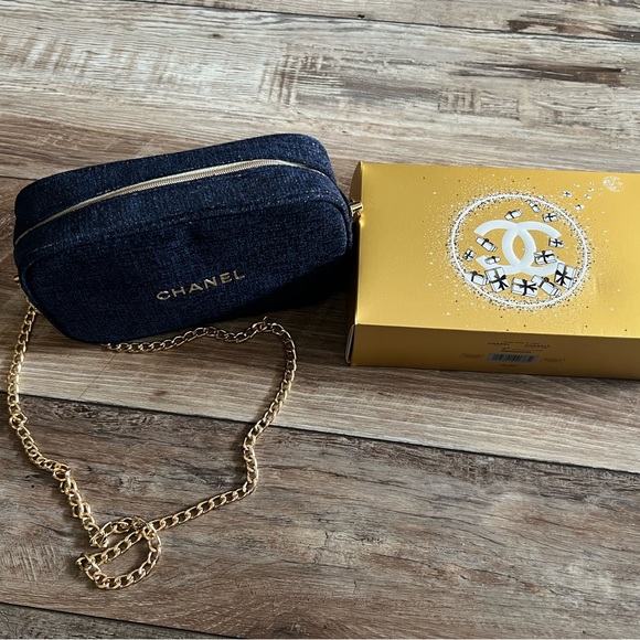 NEW CHANEL COSMETIC BAG BLUE SPARKLE - Picture 2 of 13